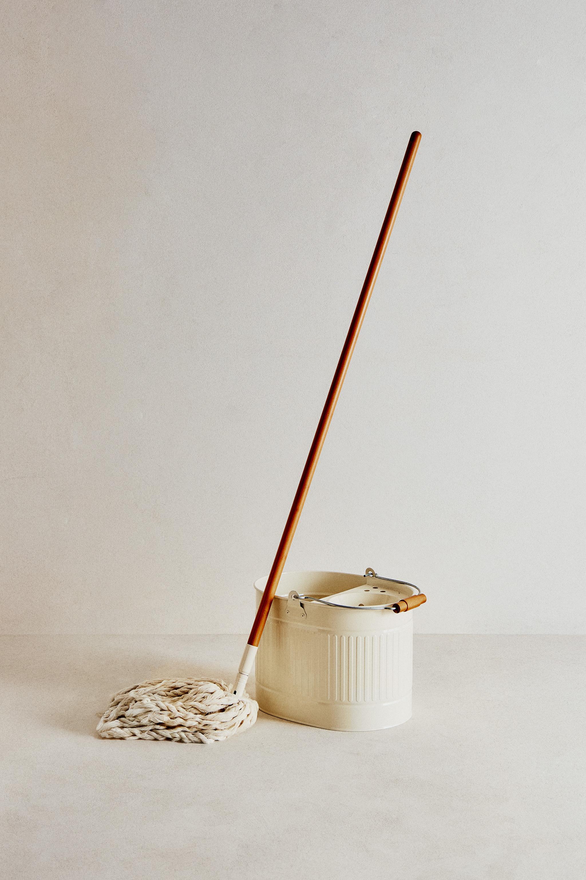 MOP AND BUCKET SET — Cream