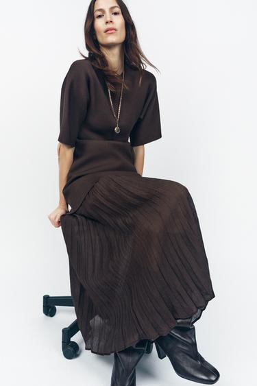 ROBE PLISSÉE EN MAILLES À MATIÈRES VARIÉES - Marron de Zara - Image 1