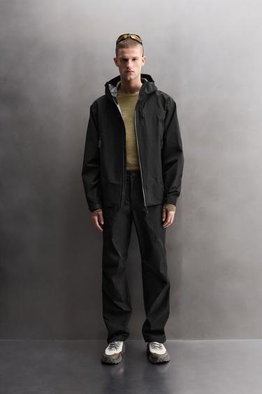 PANTALÓN TÉCNICO SHELL WATERPROOF - Negro de Zara