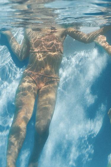 БАНСКИ ОТ ДВЕ ЧАСТИ С АСИМЕТРИЧНО ГОРНИЩЕ НА РАЙЕТА - Керемиден от Zara