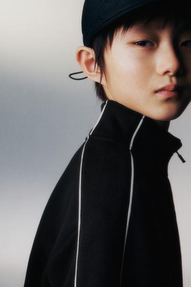 SPORTY SWEATSHIRT WITH CONTRAST TRIMS - Black by Zara