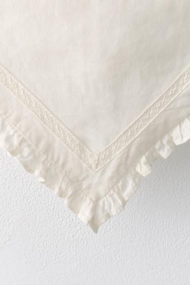 FOULARD TOUR DU COU À VOLANTS ET DENTELLE EN LIN ET COTON - ÉDITION LIMITÉE - Écru de Zara - Image 1