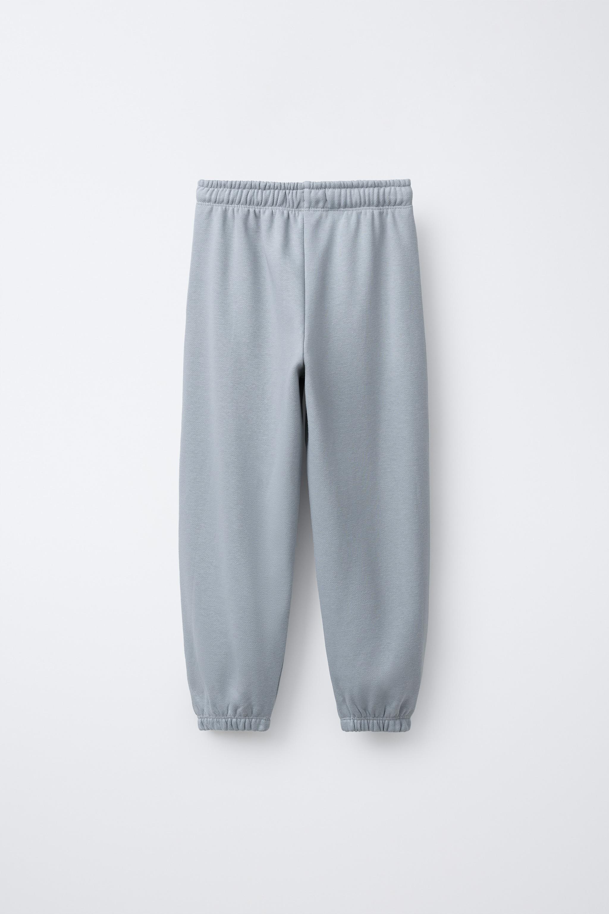 PLUSH SWEATSHIRT AND JOGGER PANTS SET WITH TEXT