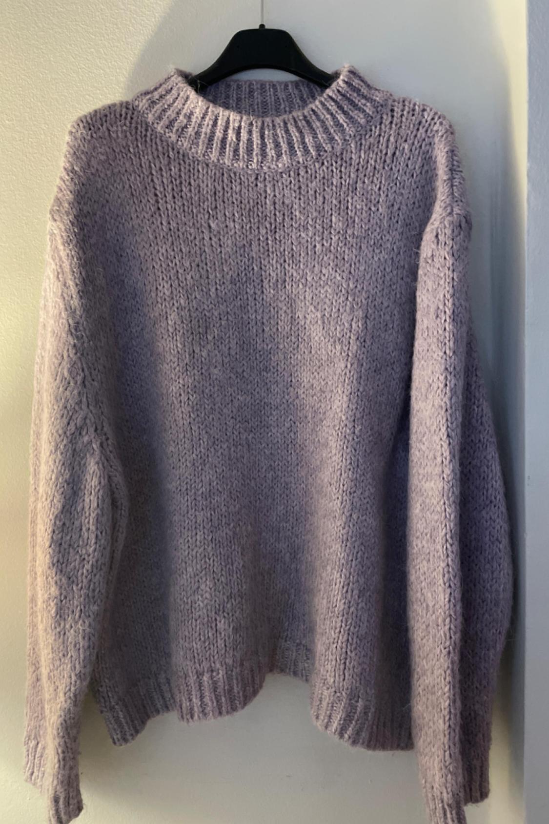 OVERSIZED SWEATER
