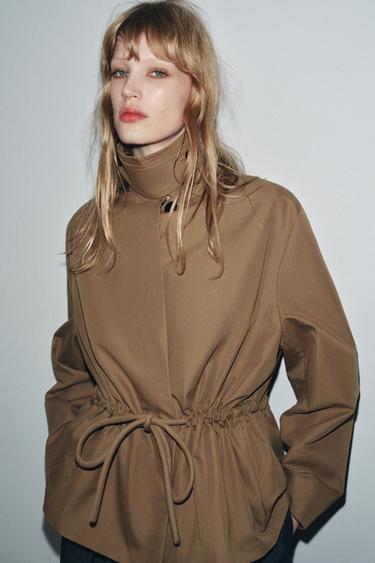 ZW COLLECTION KORT PARKA MED JUSTERBAR TALJE - taupe brun fra Zara
