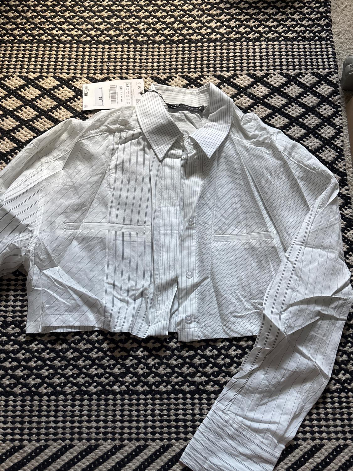 CROPPED STRIPED SHIRT