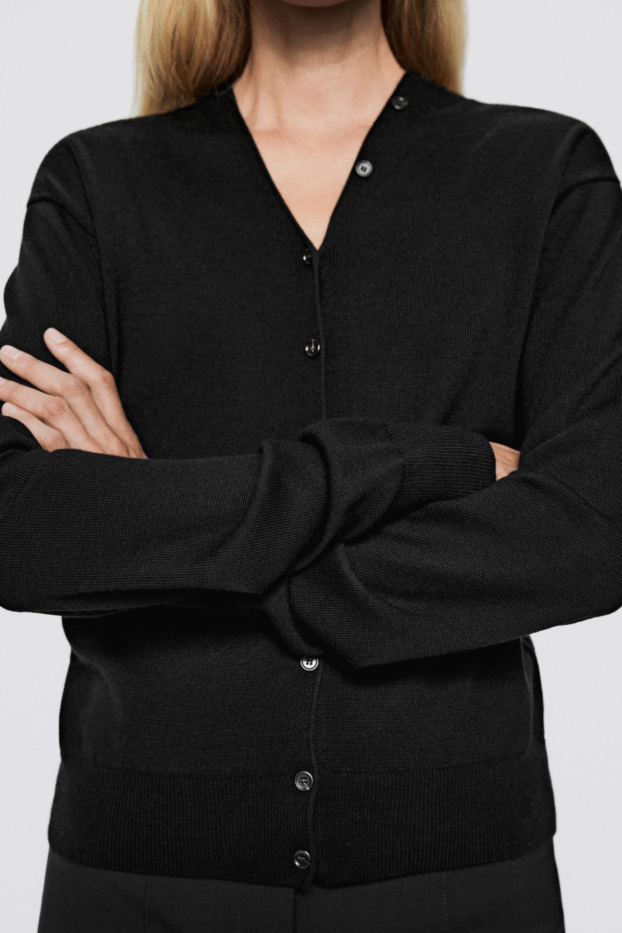 100% wool knit cardigan with button detail - LIMITED EDITION