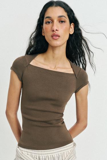 МАИЦА СО КВАДРАТНО ДЕКОЛТЕ - Кафеава од Zara