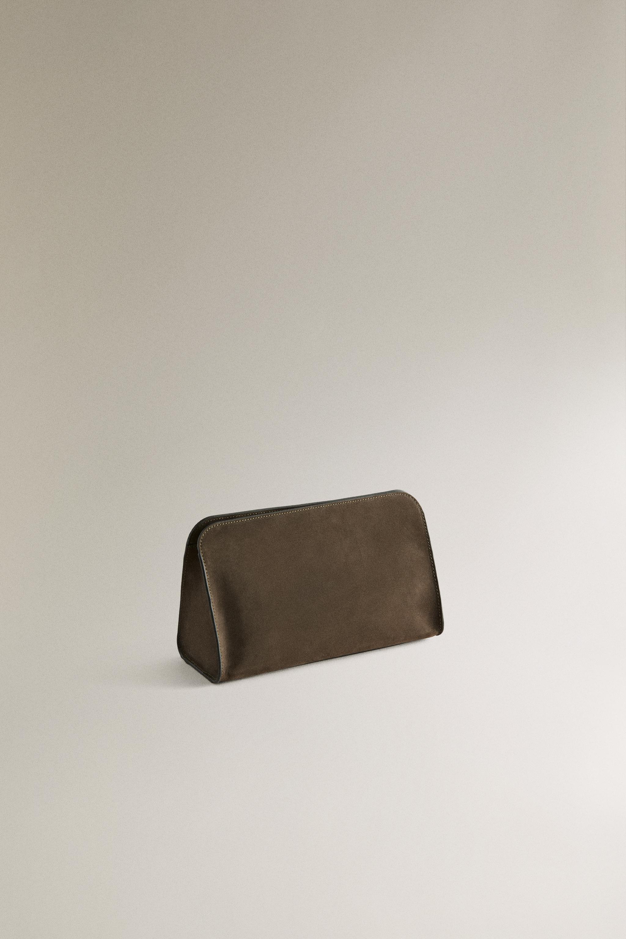 LEATHER TOILETRY BAG