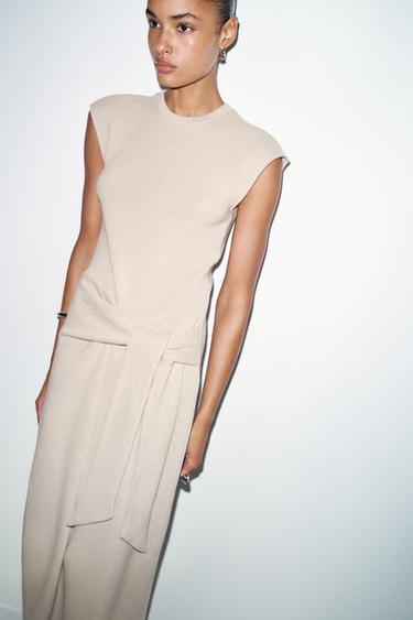 VESTIDO SOFT NUDO - Arena / Vigoré de Zara