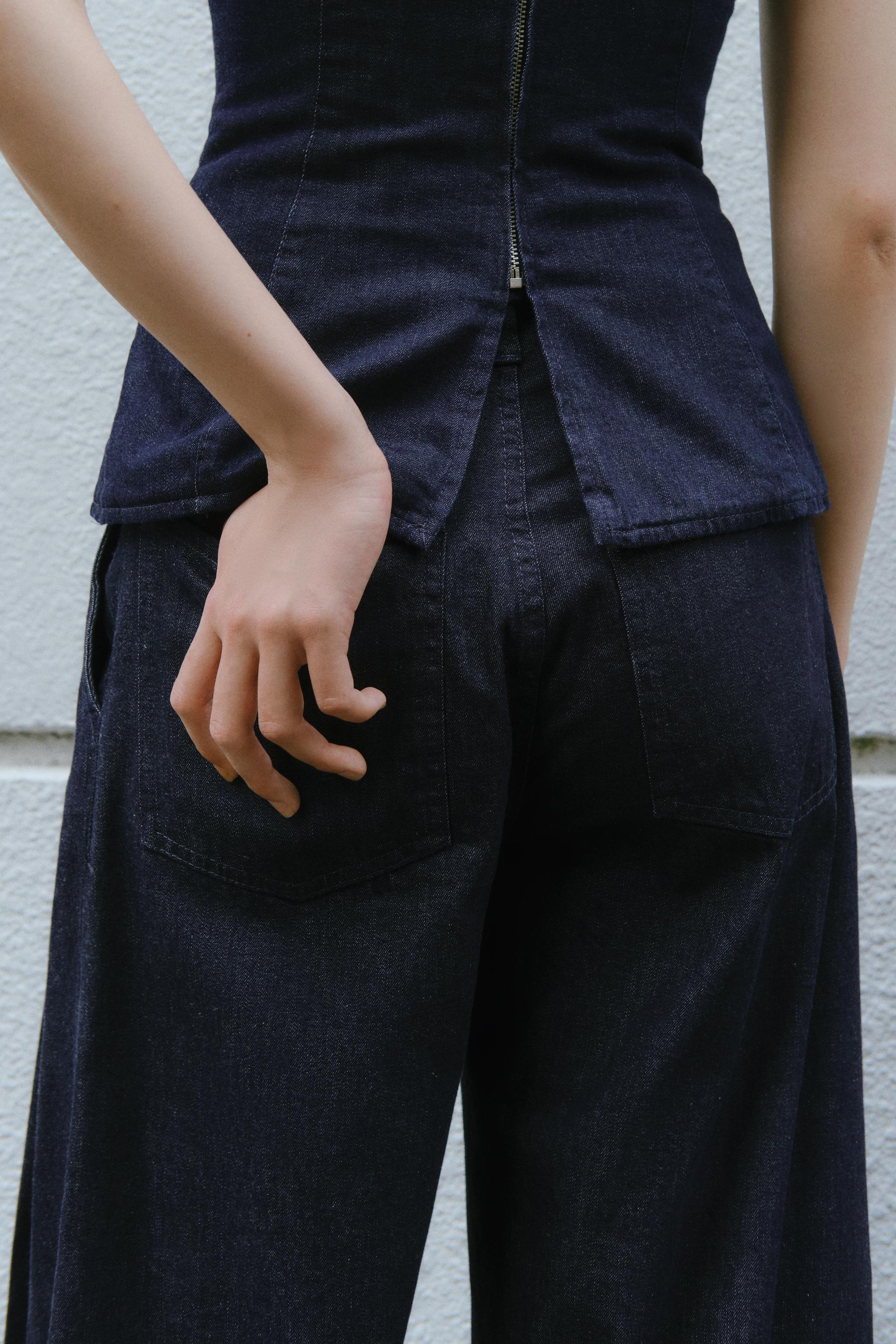 TRF ダーツ入りデニムパンツ - ダークインディゴブルー | ZARA