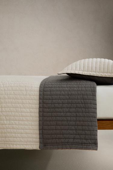 CHILDREN'S REVERSIBLE STRIPED QUILT - Grey / Beige by Zara - Image 2