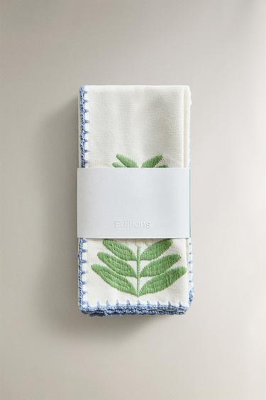 LOT SERVIETTES DE TABLE COTON BRODERIES CONTRASTANTES (LOT DE 2) - Écru de Zara - Image 4