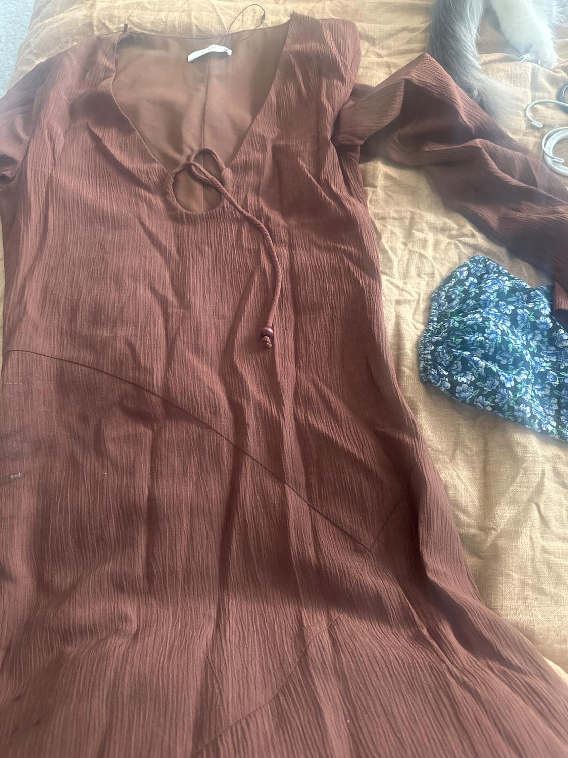 VESTIDO MIDI LAZO ESCOTE - Image 2