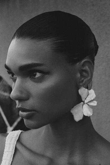 ENAMELLED FAN EARRINGS - Golden by Zara