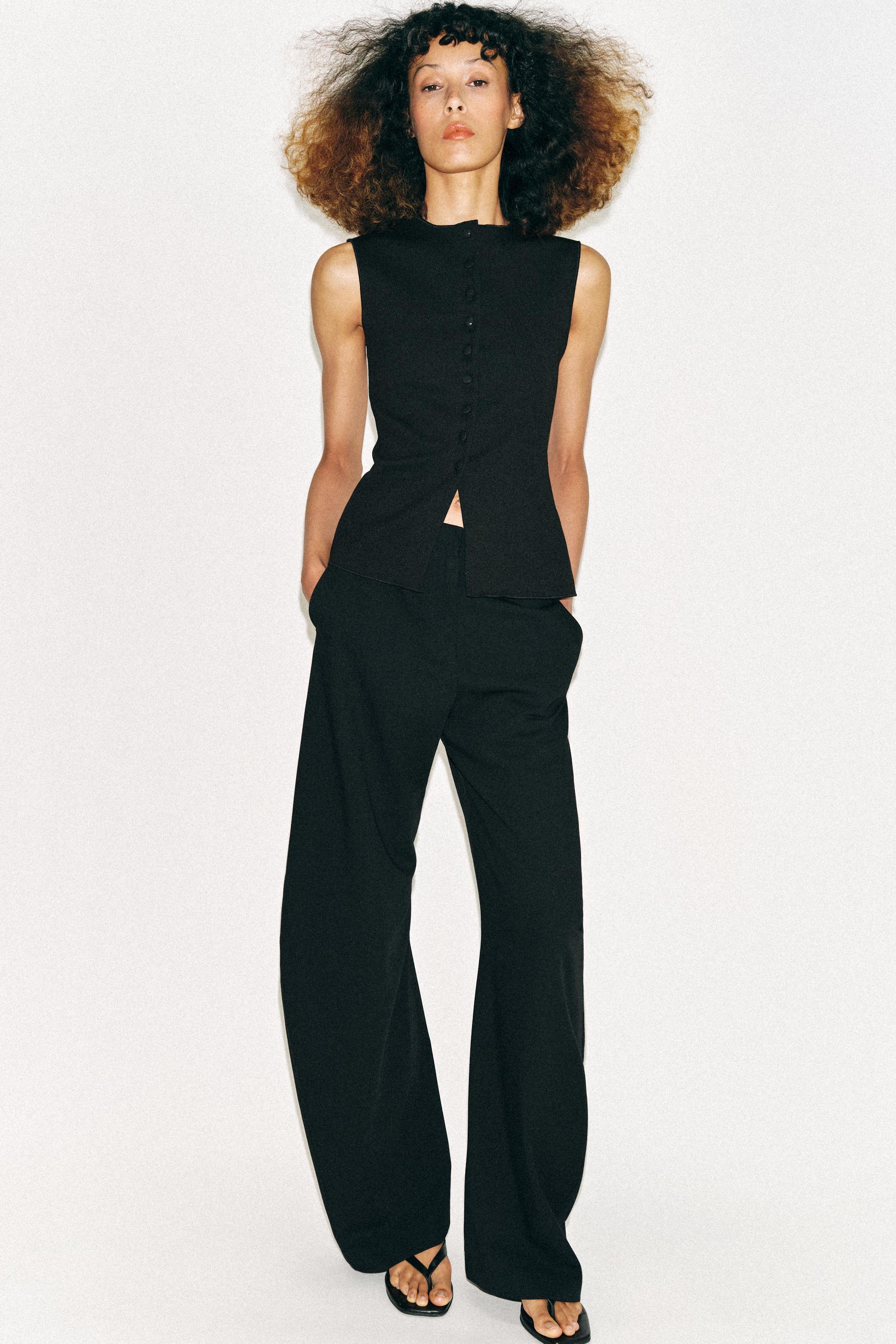 BUTTONED VEST TOP
