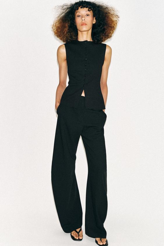 TOP CHALECO BOTONES - Negro de Zara - Imagen 0