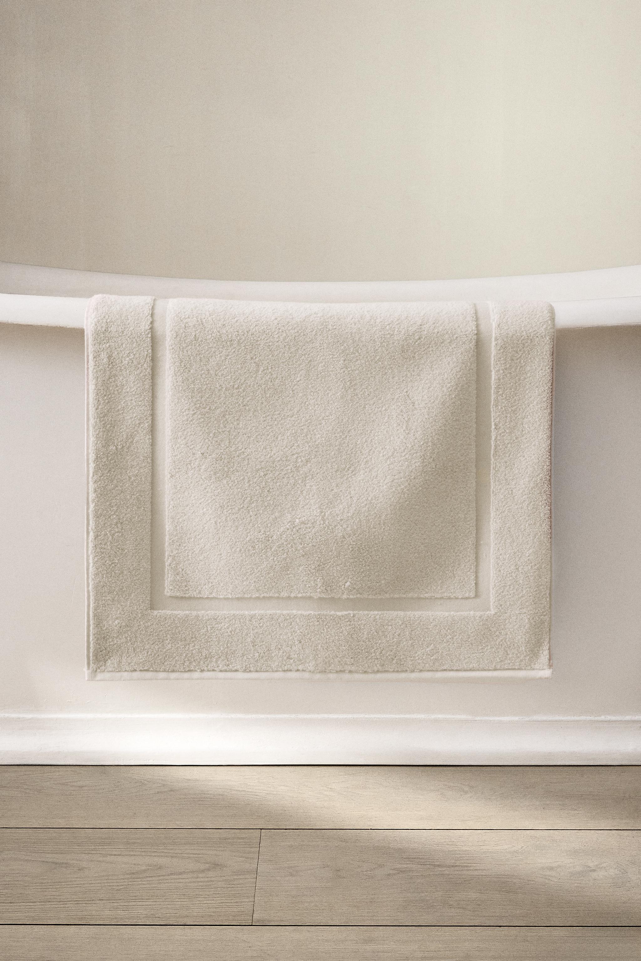 SOFT TERRY BATH MAT