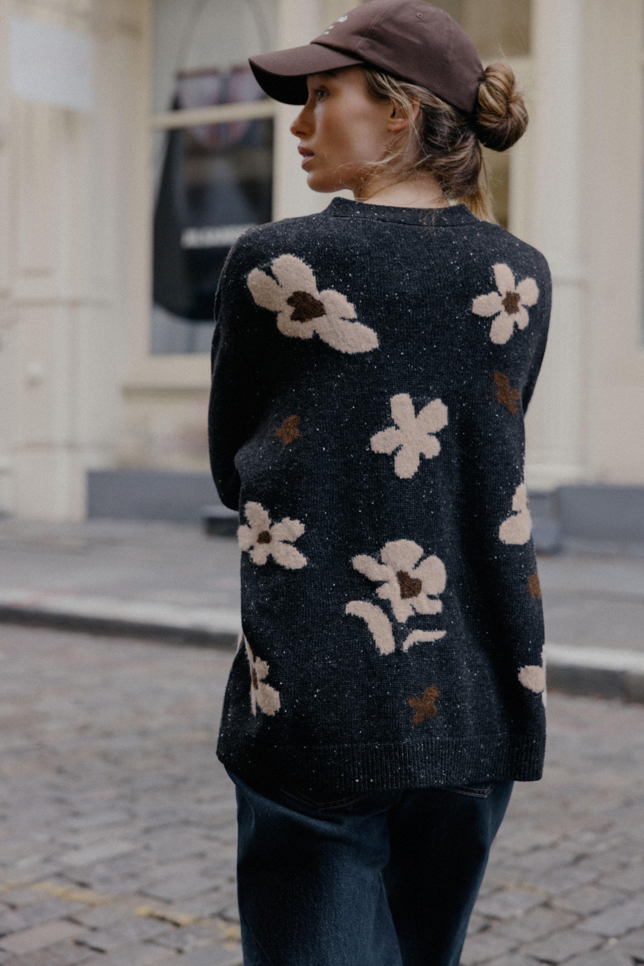 GILET OVERSIZE EN MAILLE JACQUARD FLEURS