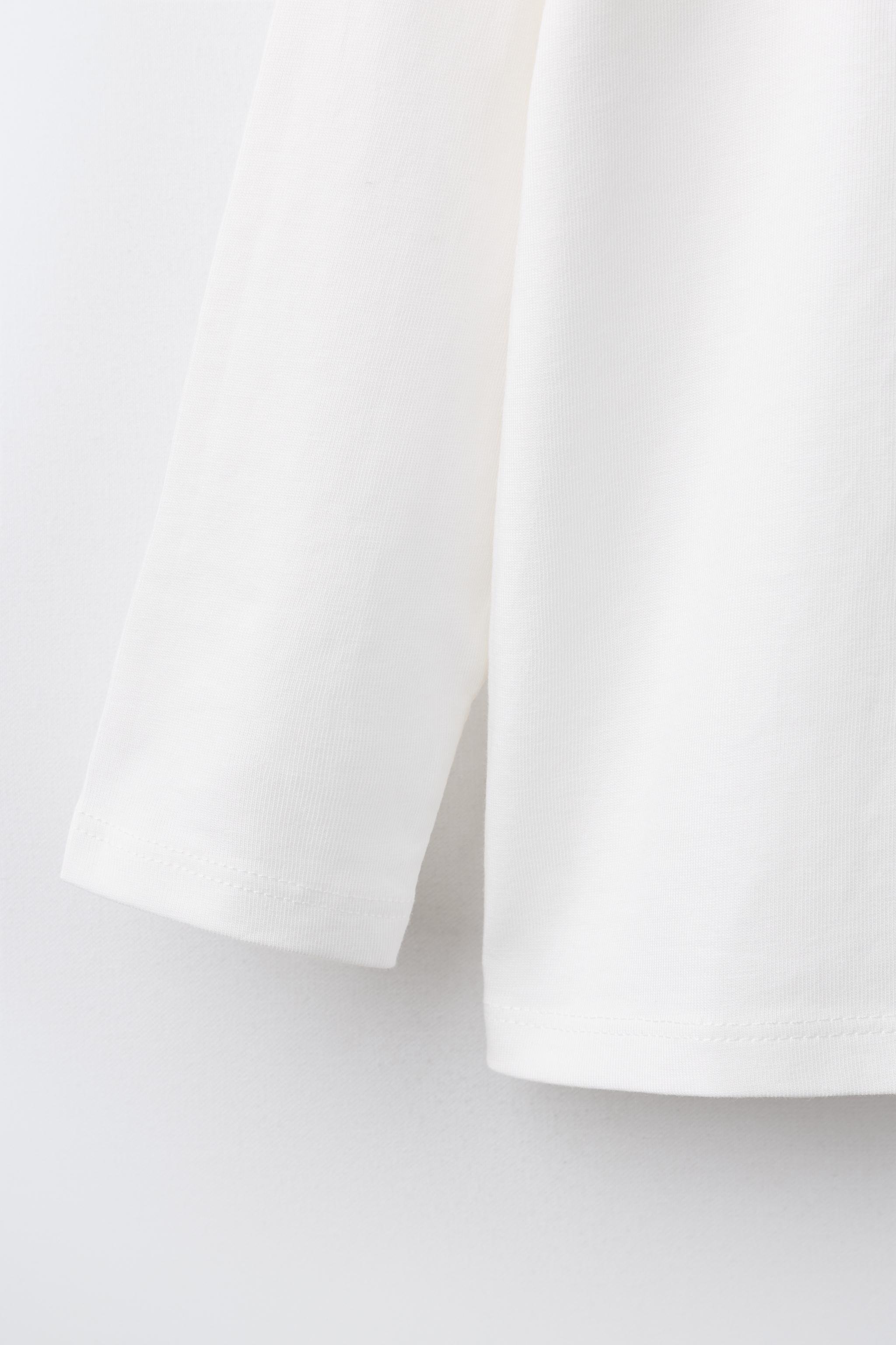 EMBROIDERED DETAIL T-SHIRT