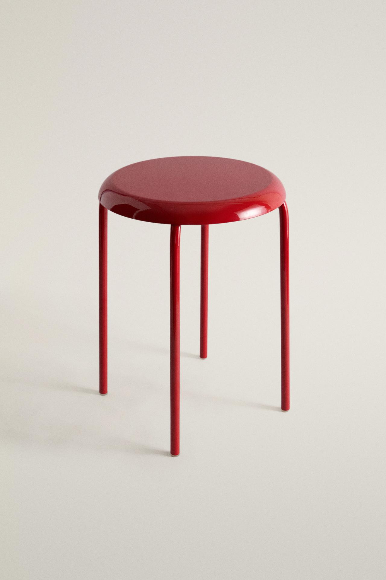 LACQUERED METAL STOOL — Red