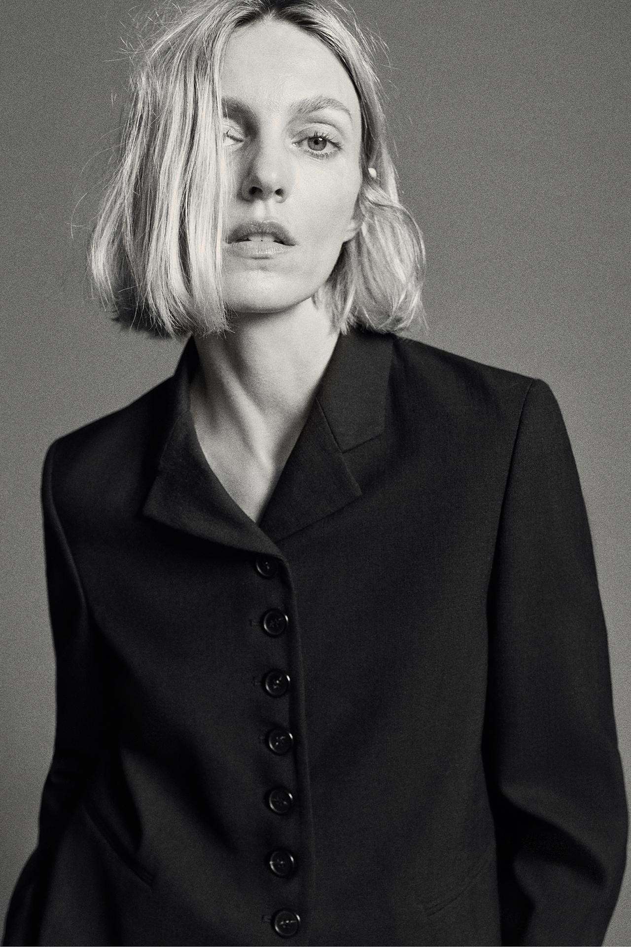 ZW COLLECTION STRAIGHT BUTTON BLAZER — Black
