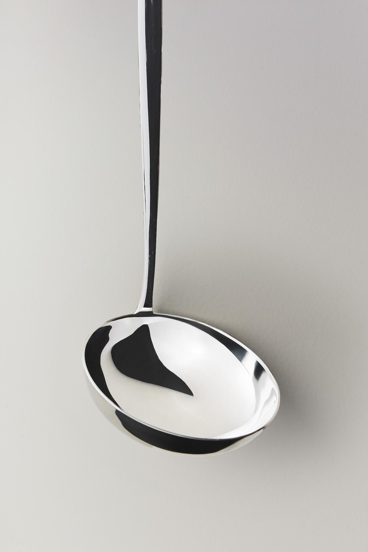 SOUP LADLE WITH EXTRA-FINE HANDLE — Steel