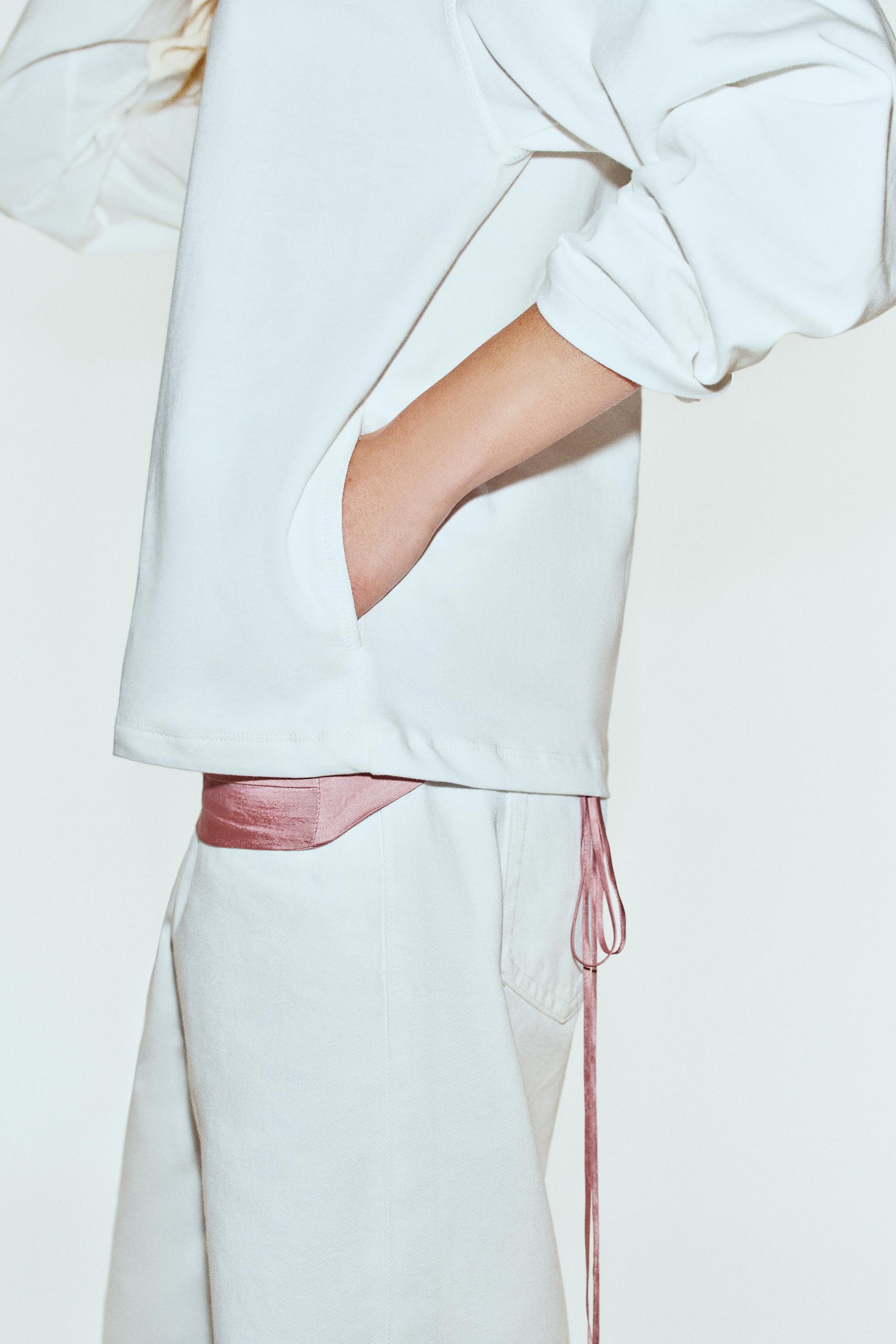 EMBROIDERED DETAIL T-SHIRT