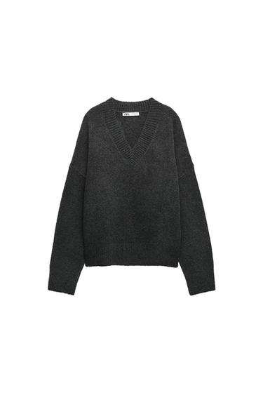 SOFT KNIT SWEATER
