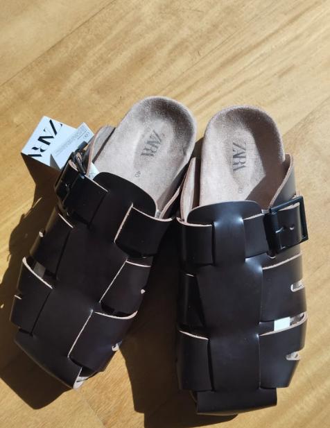 LEATHER CLOG CAGE SANDALS - Image 3