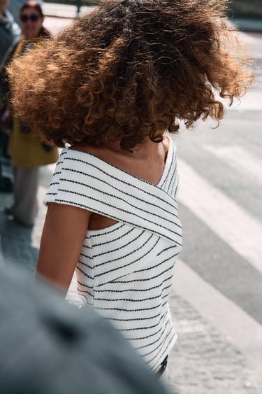 BOUCLÉ CROSSOVER TOP - White / Navy by Zara - Image 2
