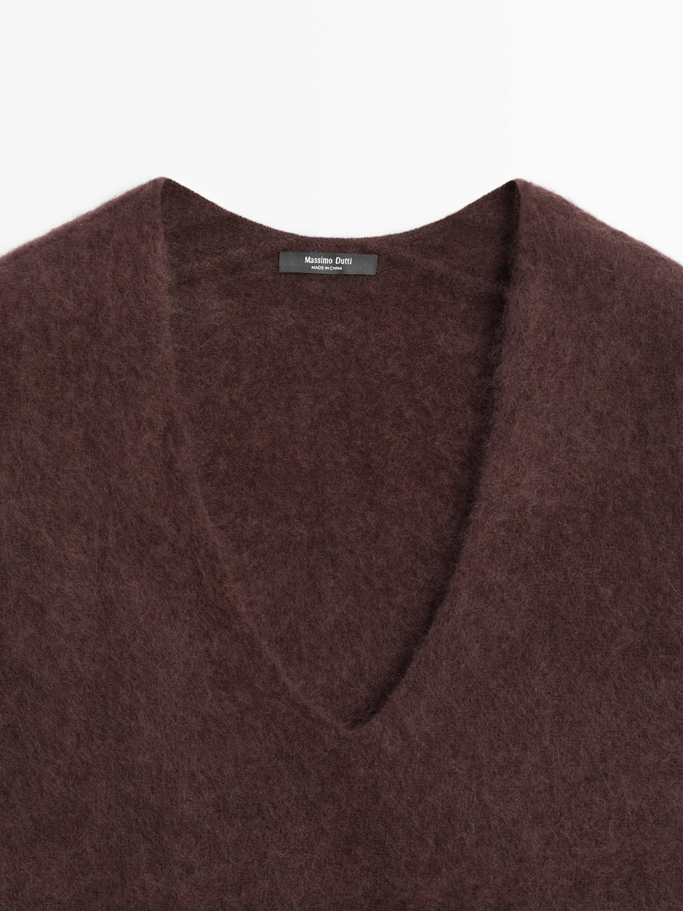 Wool and cashmere V-neck knit sweater