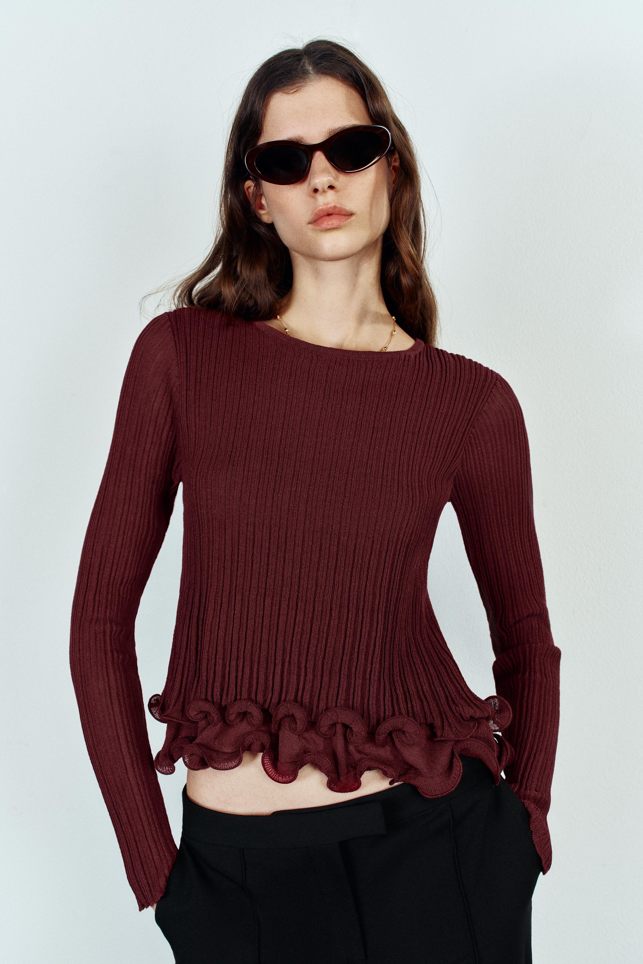 PULL EN MAILLE À VOLANTS
