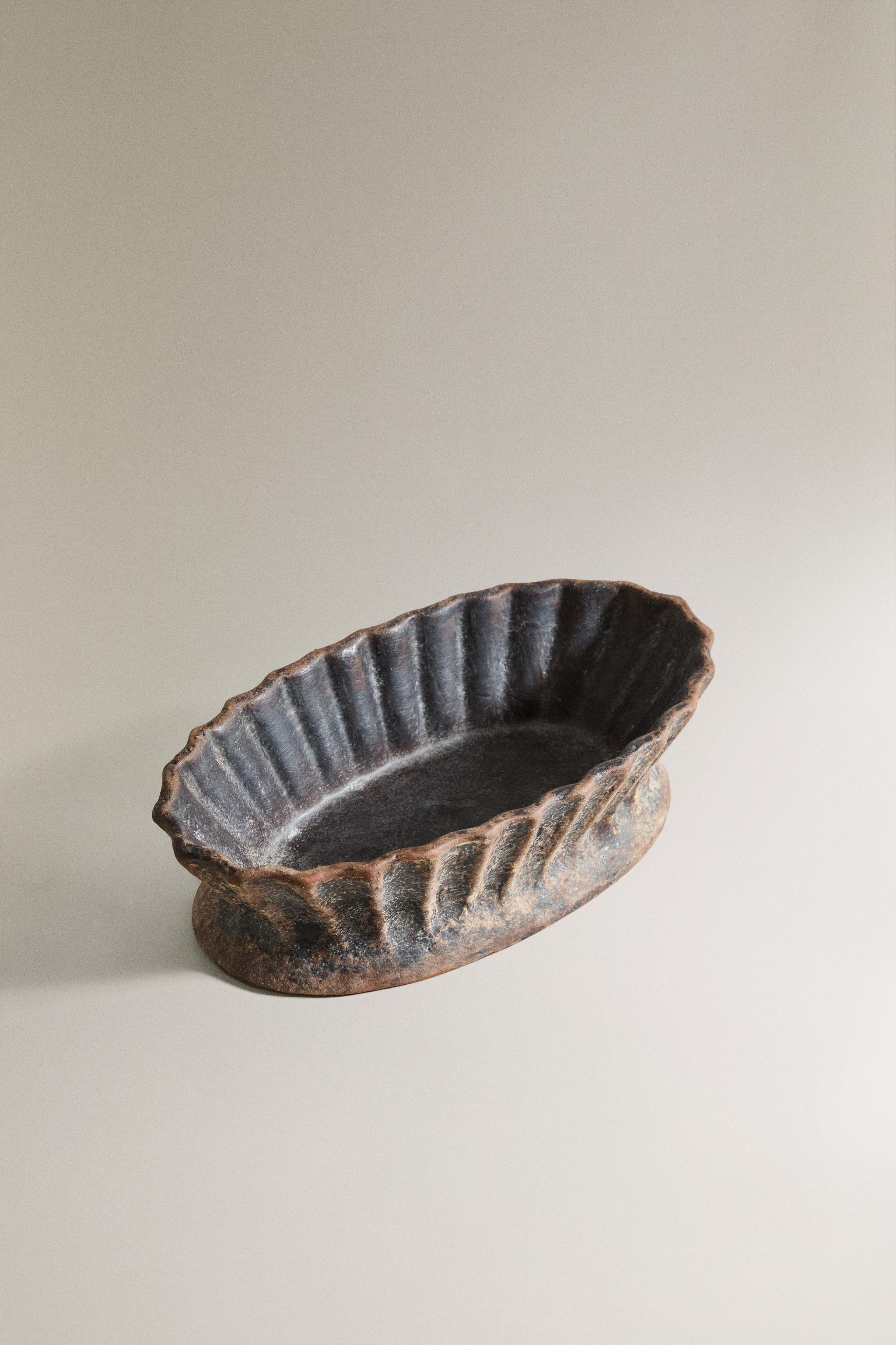 TERRACOTTA BATHROOM TRAY WITH RAISED DESIGN