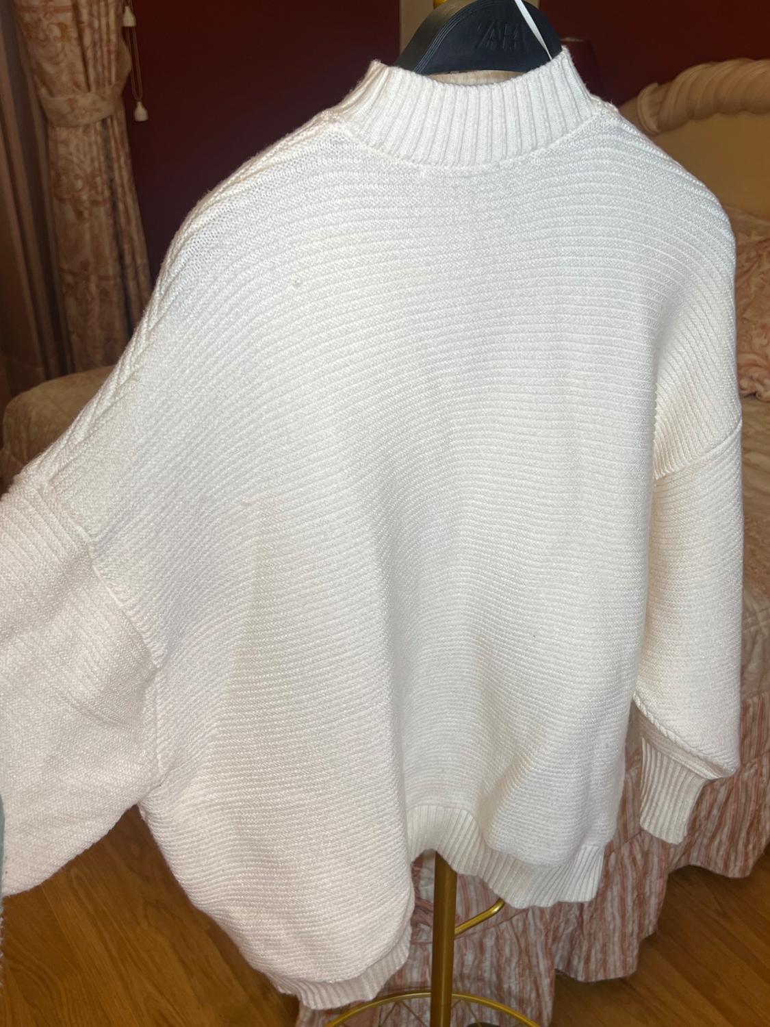 OVERSIZED SWEATER WITH CUT-OUT SHOULDERS - Image 8