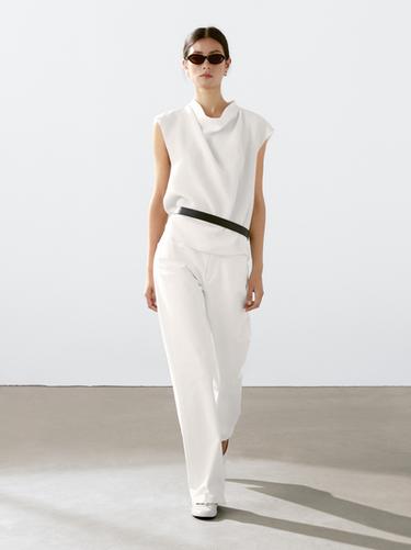 Blusa fluida cuello drapeado - Blanco de Zara - Imagen 0