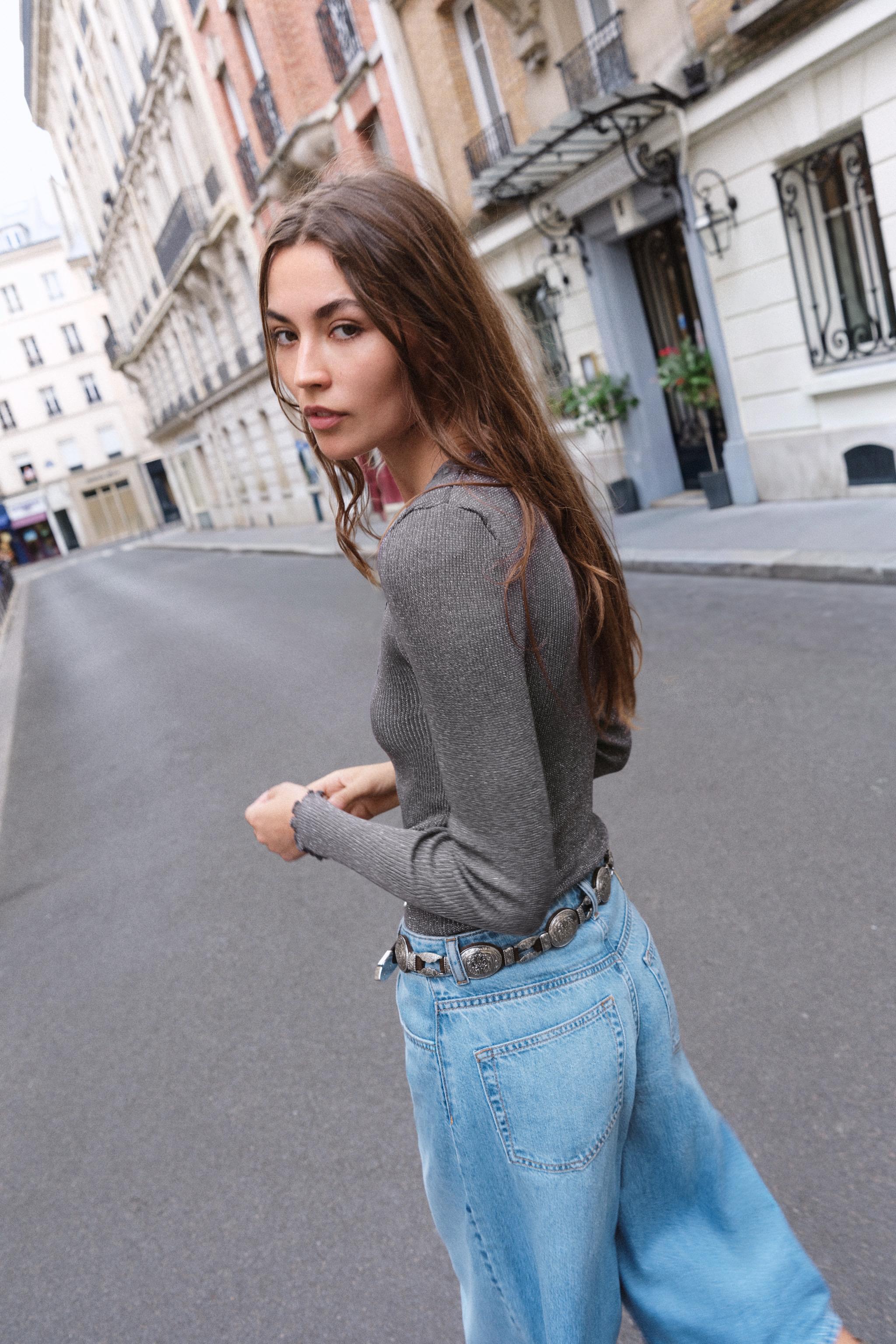 T-SHIRT EN DENTELLE ET FIL MÉTALLISÉ