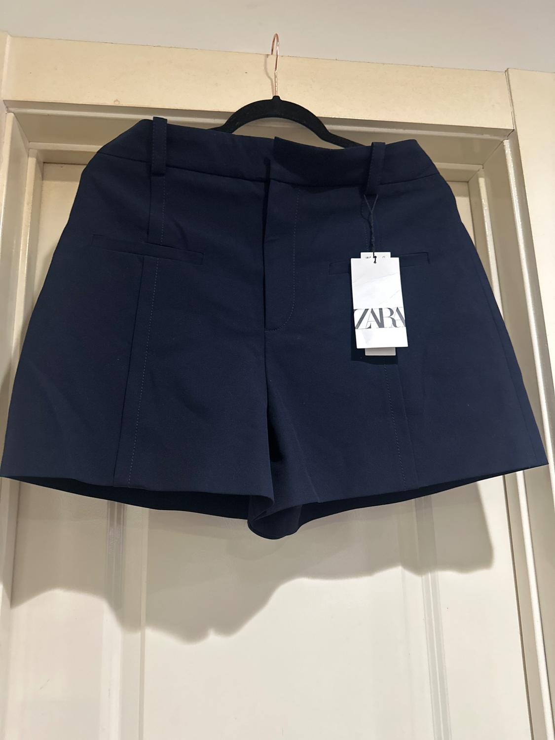 HIGH-WAISTED SHORTS