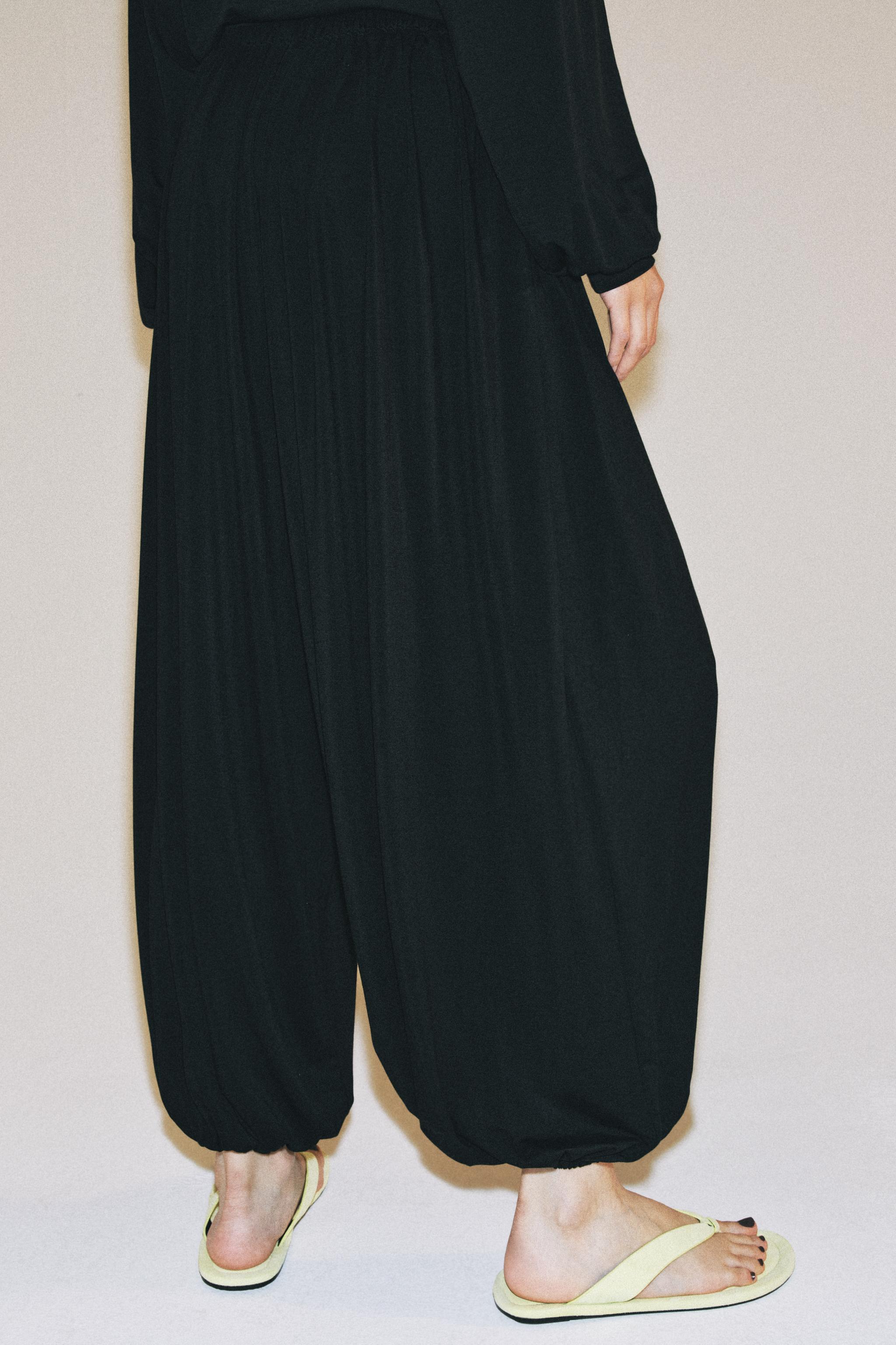 FLOWY BALLOON PANTS