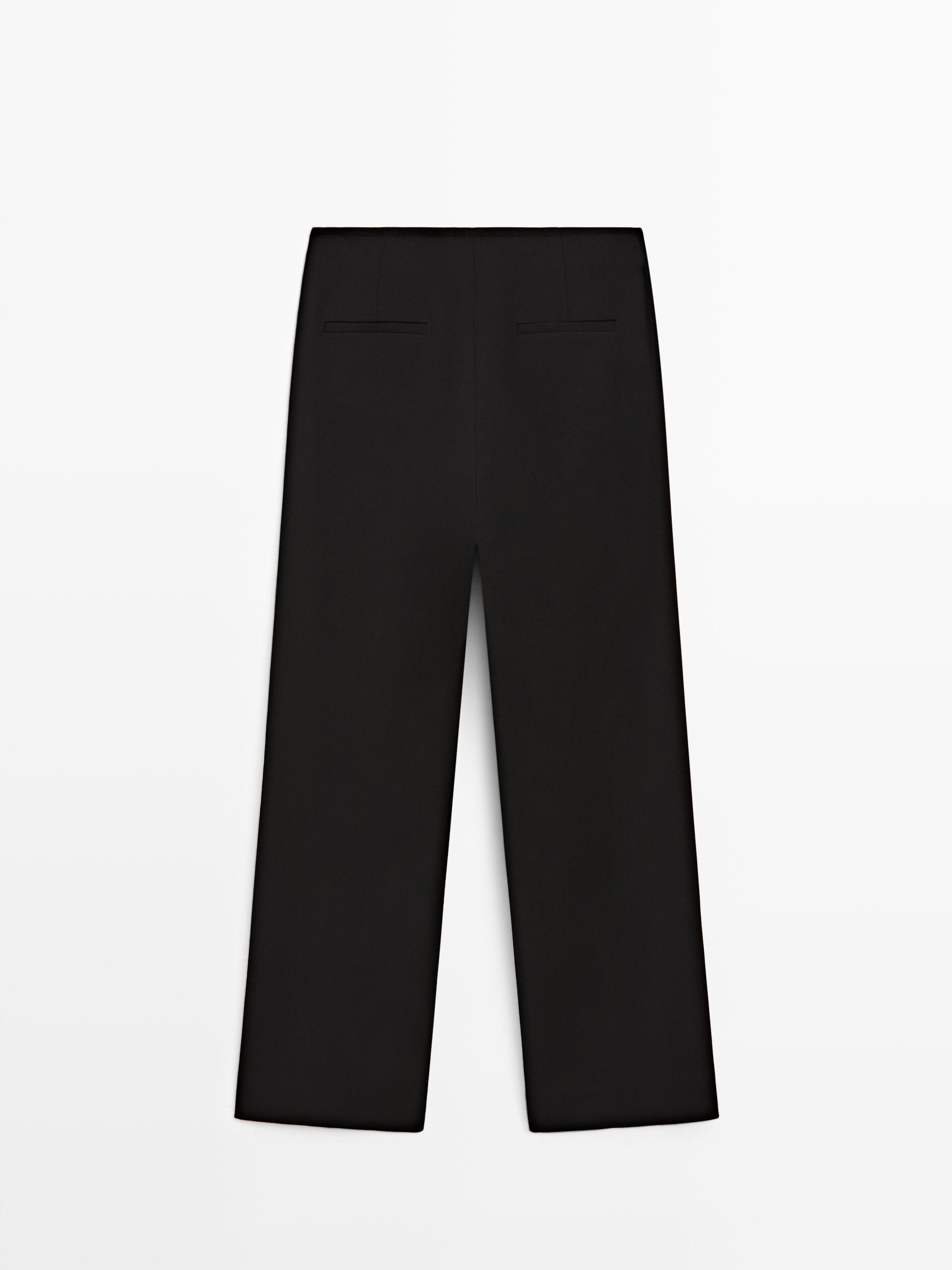 Capris with button details