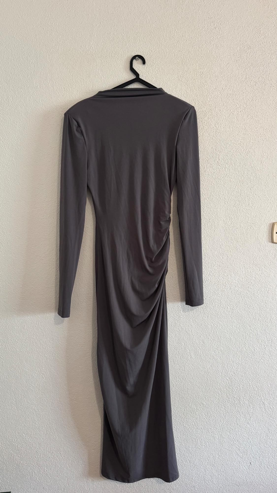VESTIDO MIDI COM COSTAS ABERTURAS - Image 4