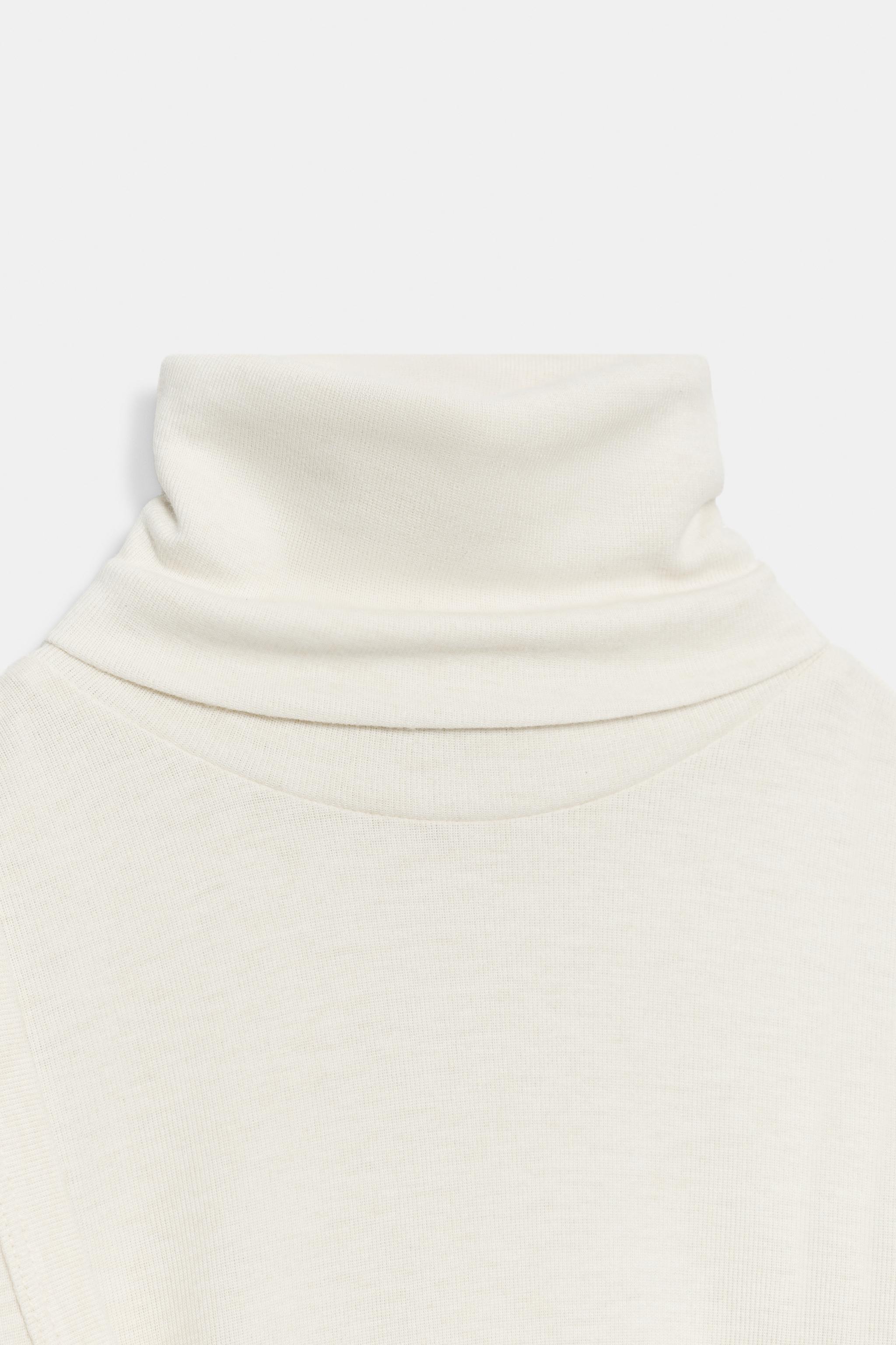 DOUBLE-LAYER EFFECT T-SHIRT
