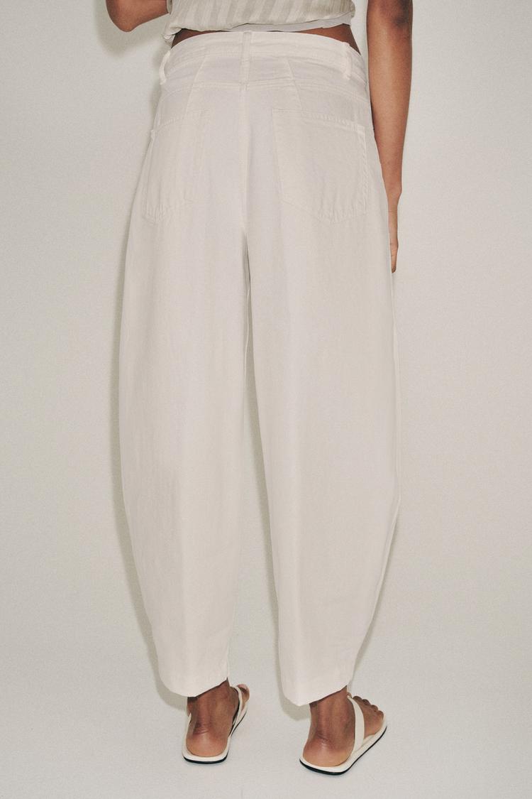 Jeans de cintura alta y pierna barril de la colección ZW 3