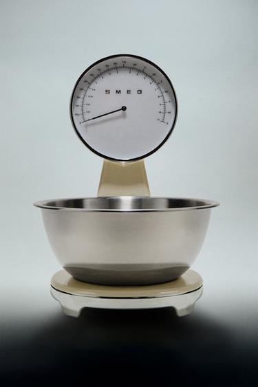 SMEG DIGITAL OG ANALOG VÆGT - fløde fra Zara