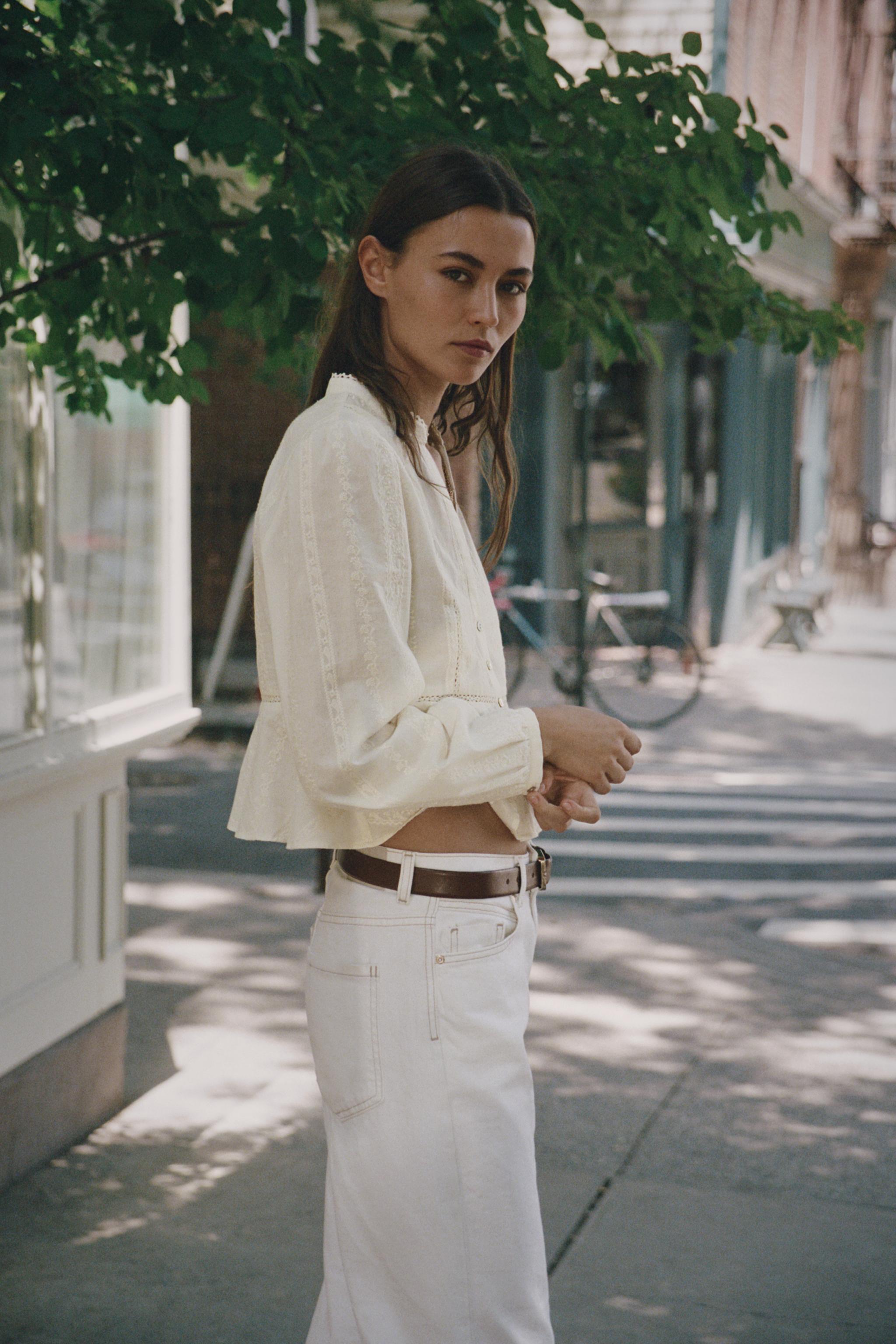 EMBROIDERED ROMANTIC BLOUSE