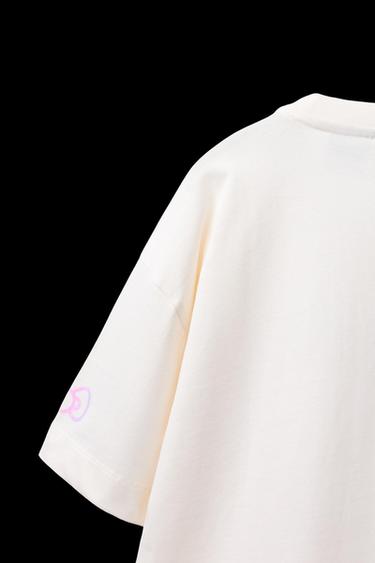CAMISETA HELLO KITTY AND FRIENDS © SANRIO - Crudo de Zara