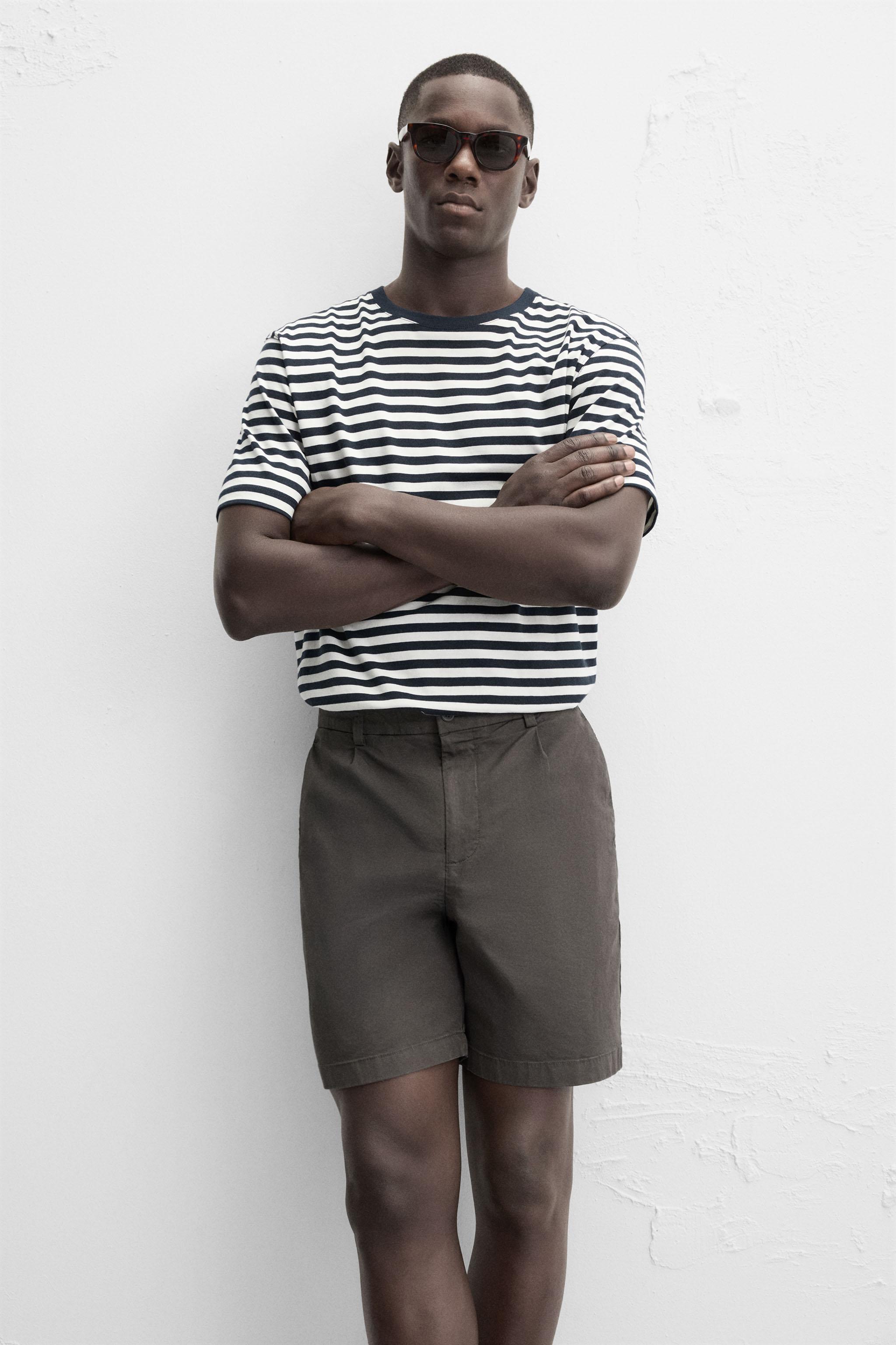 REGULAR FIT PLEATED BERMUDA SHORTS