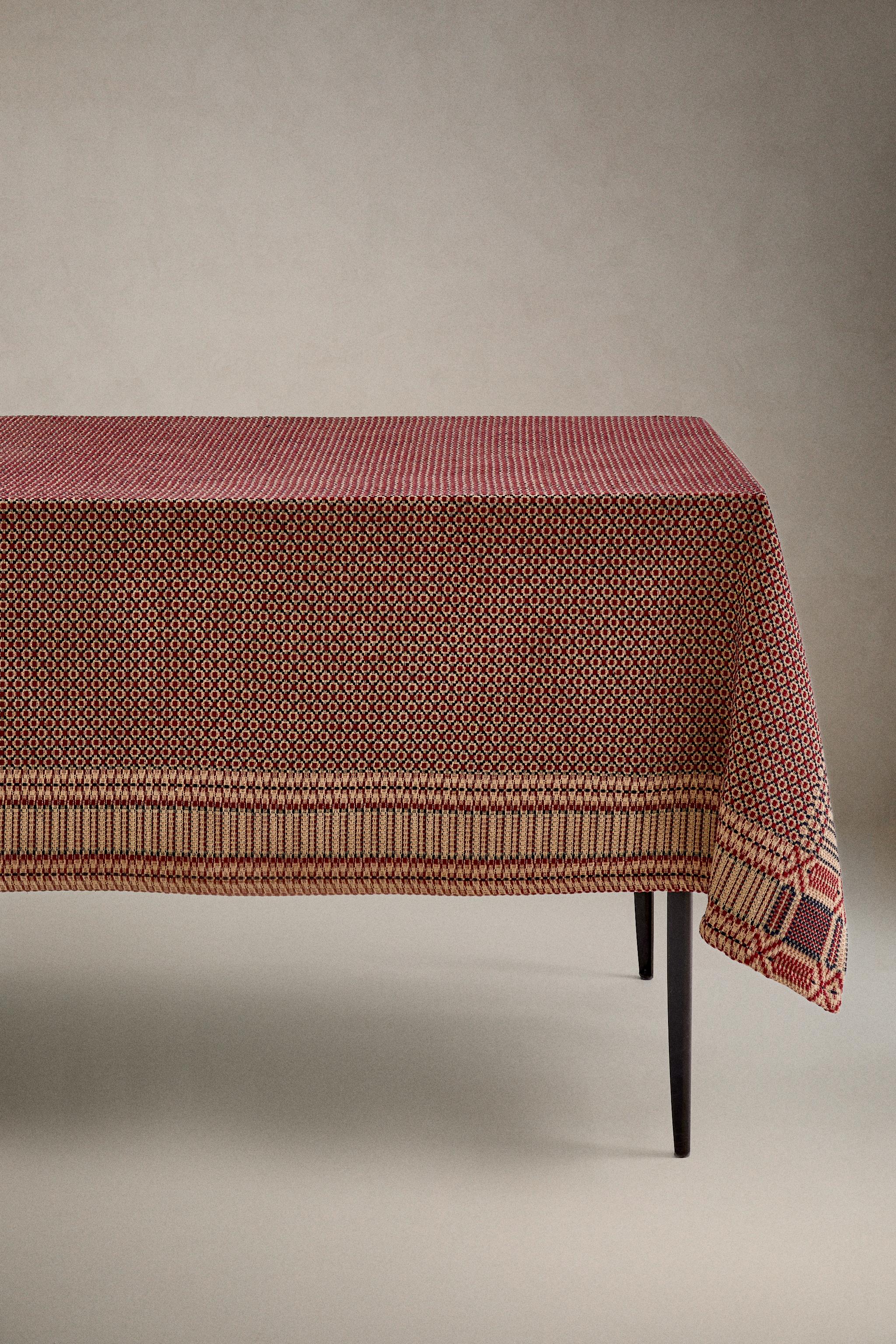 GEOMETRIC COTTON CHRISTMAS TABLECLOTH