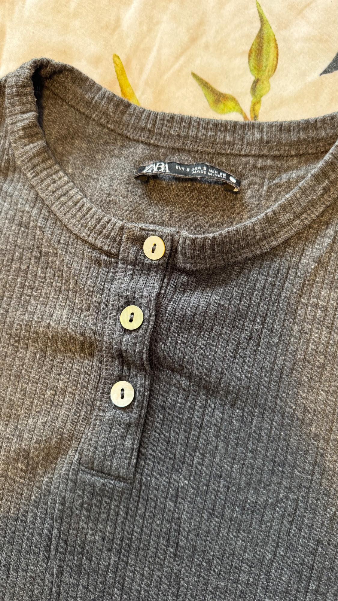 RIBBED T-SHIRT WITH BUTTONS - Image 2