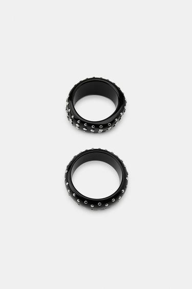 LOT DE 2 BRACELETS EN RÉSINE À CLOUS - Noir de Zara - Image 1
